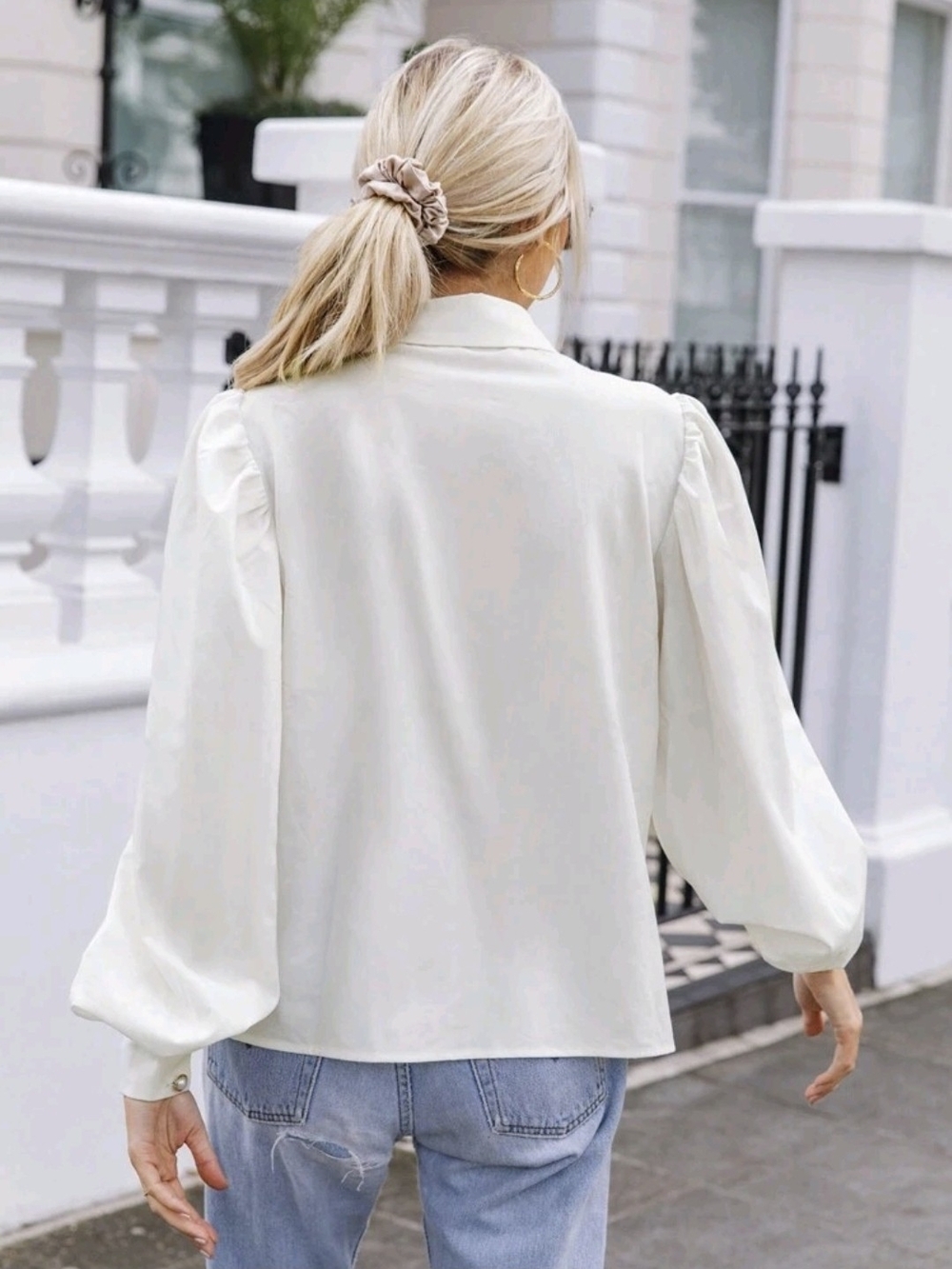 Cream Puff-Sleeve Blouse with Pearl Buttons - Picture 2 of 4